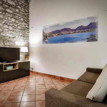 Piazza Duomo-downtown *