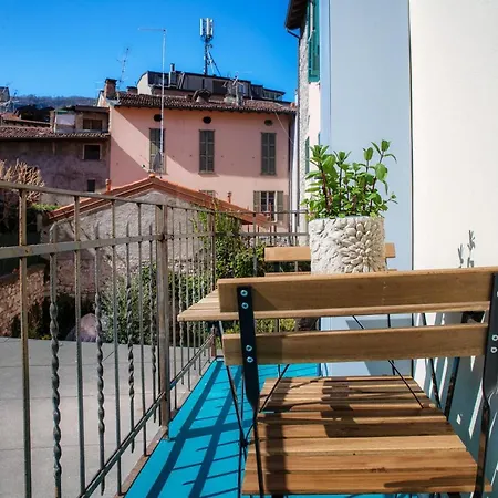 Piazza Duomo-downtown * Como