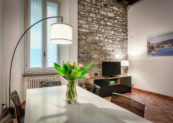 Piazza Duomo-downtown * Комо