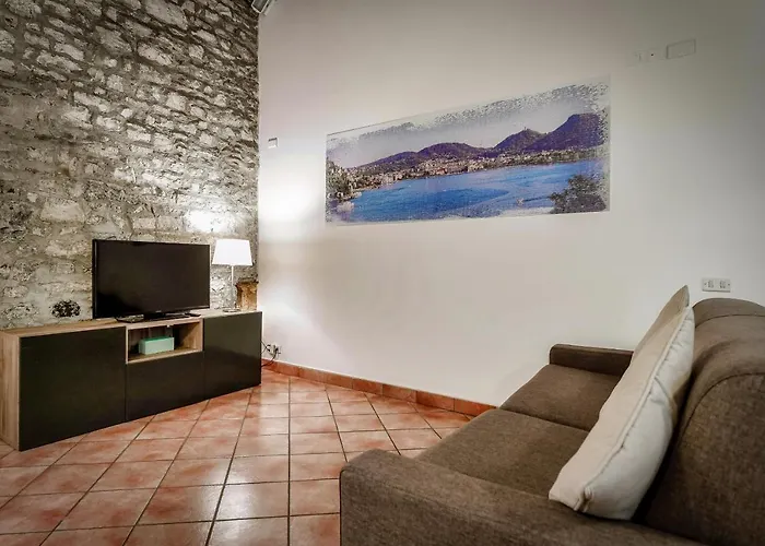 Piazza Duomo-downtown *