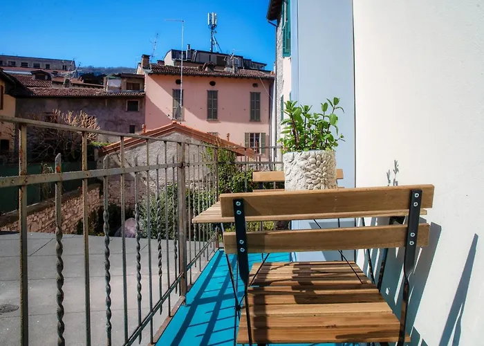 Piazza Duomo-downtown * Como